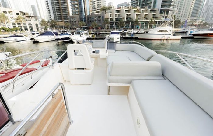 Dream yacht dubai 42 ft rental yacht 2