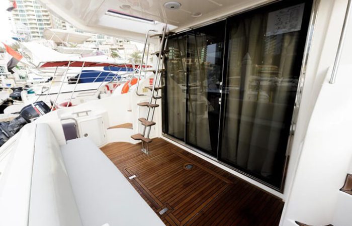 Dream yacht dubai 42 ft rental yacht 3