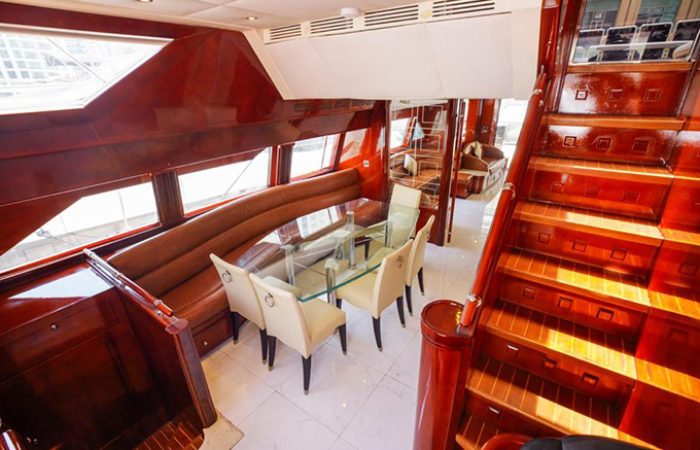 Luxurious yacht dubai 95 ft image 7