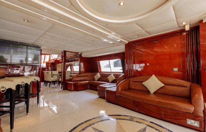 Luxurious yacht dubai 95 ft image 8