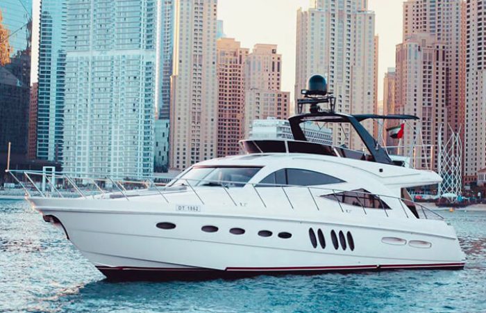 Luxury yacht dubai rental 68 ft image 1