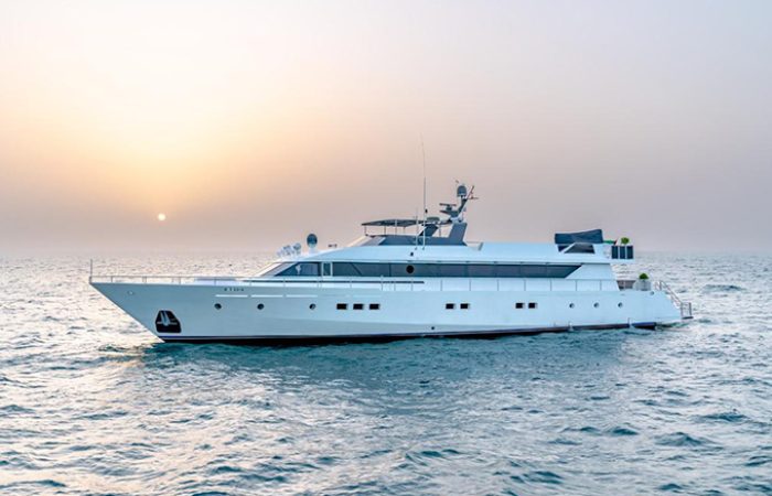 Premium yacht dubai 142 ft image 1